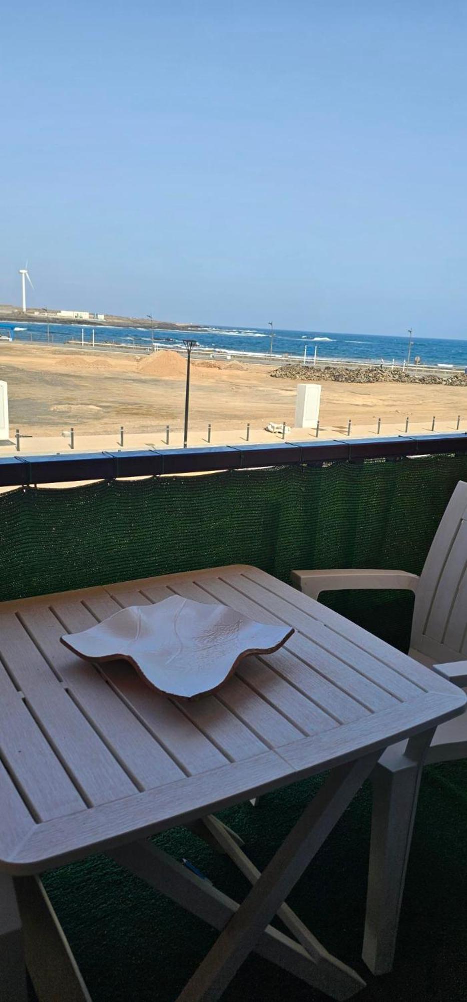 Bienvenue Appart Lumineux Avec Ascenseur Et Vue Sur La Mer Corralejo Eksteriør billede